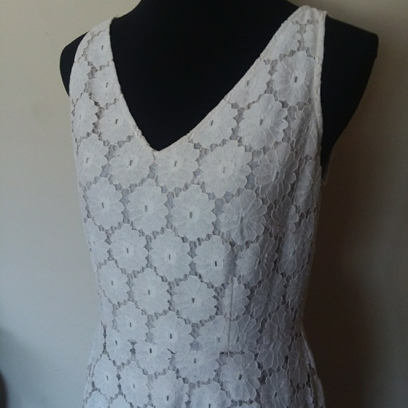 😁Julian Taylor New York Lace Dress - Picture 2 of 5